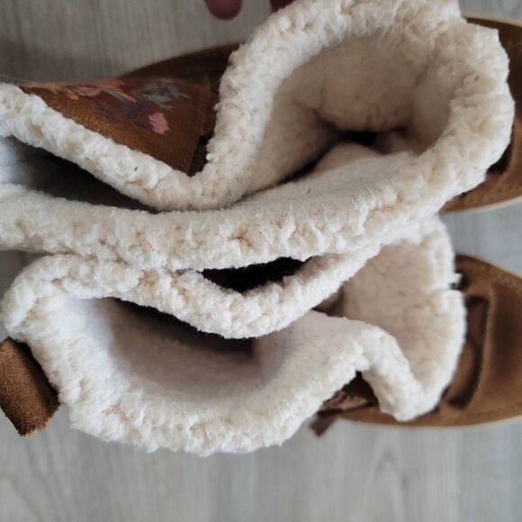 Toms size 8.5 Alpine water resistant leather dark brown suede ankle boot - Picture 7 of 7